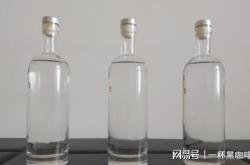 白酒价格风向变了？千元市场盼复苏，一线名酒挤进大众价格带